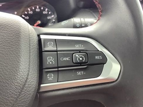 Certified 2022 Jeep Compass Trailhawk w/ Sun and Sound Group AWD/4WD image 27