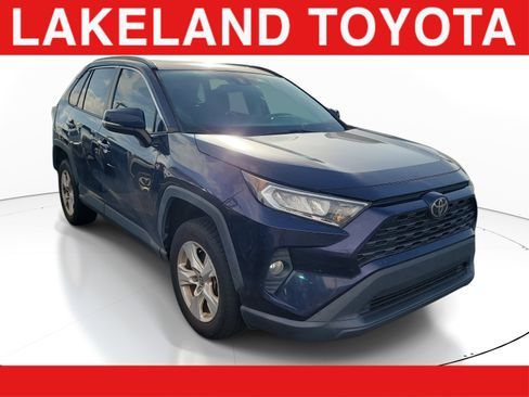 Used 2021 Toyota RAV4 XLE w/ Convenience Package FWD image 1