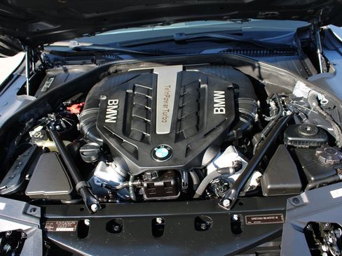 Used 2012 BMW 750Li xDrive 750Li xDrive image 32