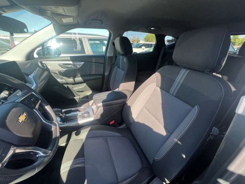 Used 2025 Chevrolet Blazer LT image 36