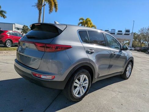 Used 2017 Kia Sportage LX image 4