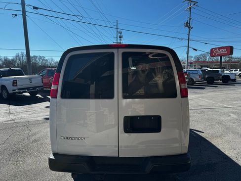 Used 2018 Chevrolet Express 2500 w/ Driver Convenience Package image 3
