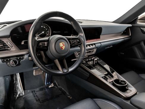 Used 2021 Porsche 911 Carrera image 2