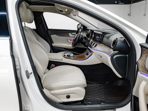 Used 2018 Mercedes-Benz E 300 w/ Premium 1 Package image 41