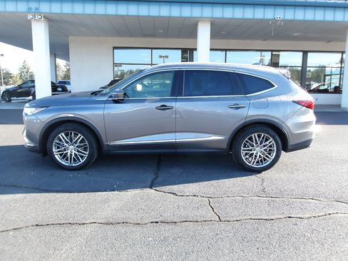 Used 2022 Acura MDX SH-AWD w/ Advance Package image 2