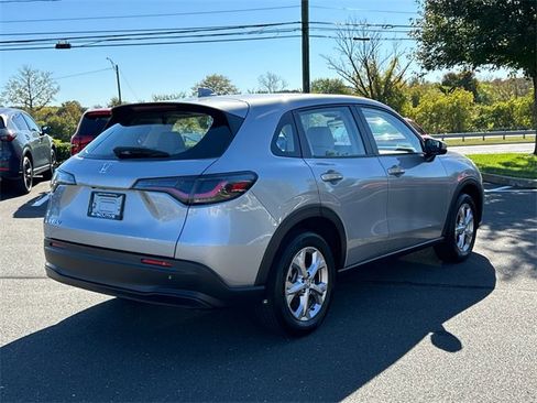 Used 2025 Honda HR-V LX image 4