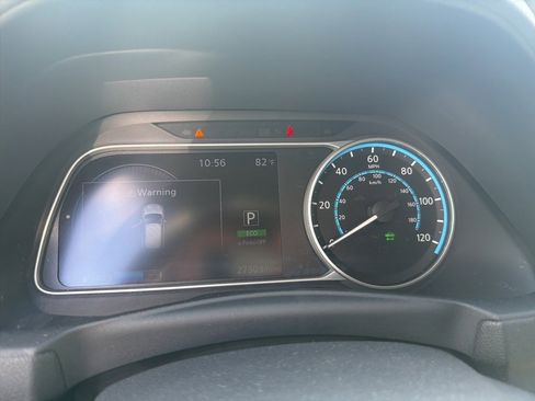 Used 2018 Nissan Leaf SL image 14