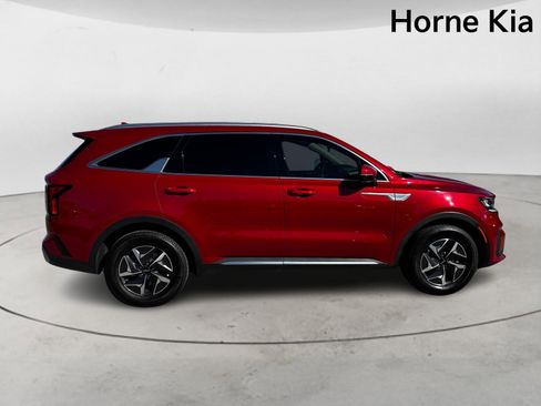 Certified 2022 Kia Sorento S image 3