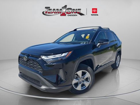 Used 2024 Toyota RAV4 XLE w/ Convenience Package FWD image 4