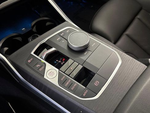 Used 2023 BMW 330i Sedan w/ Convenience Package image 18