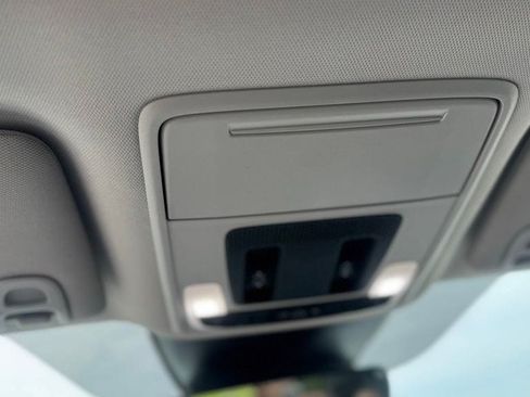 Used 2025 Honda Pilot Touring image 20