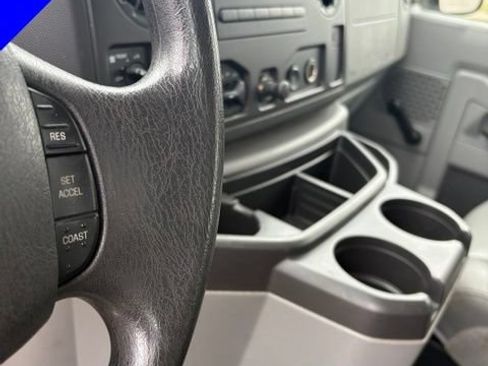 Used 2009 Ford E-350 and Econoline 350 XLT RWD image 17