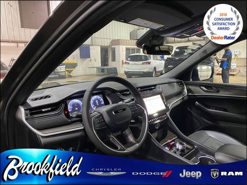 New 2026 Jeep Grand Cherokee Altitude image 30