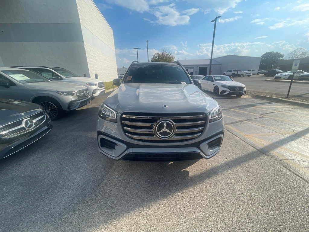 Used 2026 Mercedes-Benz GLS 580 4MATIC image 9