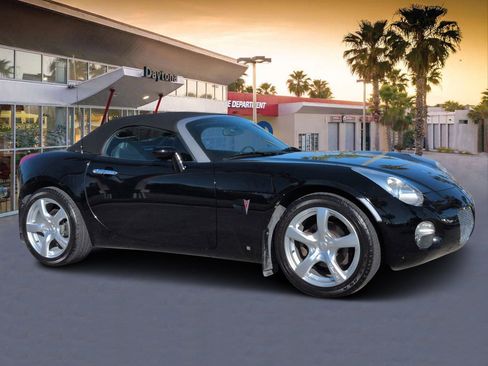 Used 2006 Pontiac Solstice 2DR CONV w/ Premium Package image 1