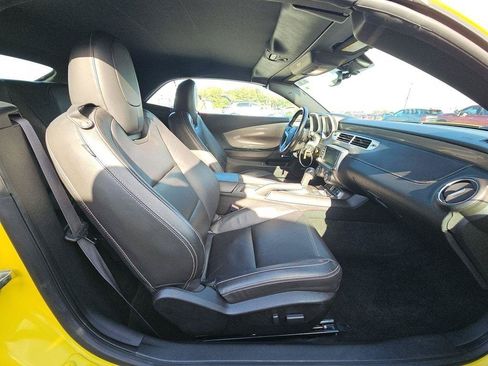 Used 2015 Chevrolet Camaro LT RWD image 15