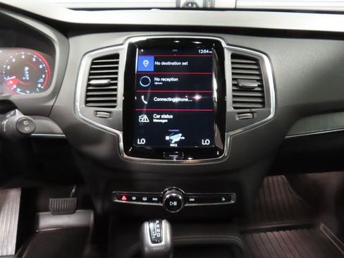 Used 2020 Volvo XC90 T5 Momentum FWD image 23