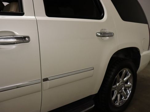 Used 2011 GMC Yukon Denali AWD/4WD image 11