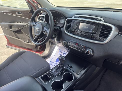 Used 2016 Kia Sorento FWD image 21