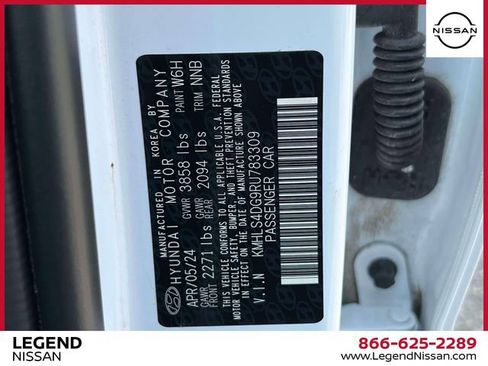 Used 2024 Hyundai Elantra SEL w/ Convenience Package FWD image 17