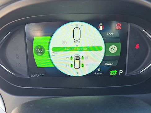 Used 2021 Chevrolet Bolt Premier w/ Infotainment Package image 18