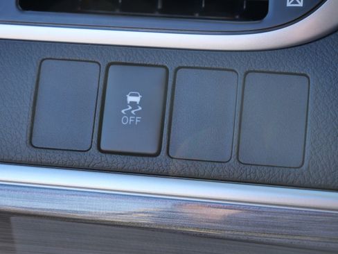 Used 2012 Toyota Camry XLE image 21