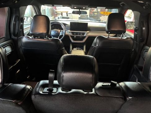 Used 2025 Ford Explorer ST-Line w/ ST-Line Street Pack AWD/4WD image 24