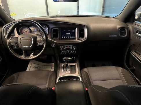 Used 2022 Dodge Charger SXT RWD image 9