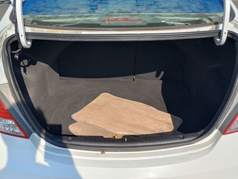 Used 2013 Hyundai Accent GLS FWD image 17