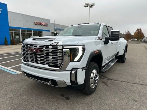 New 2026 GMC Sierra 3500 Denali w/ Denali Reserve Package image 2
