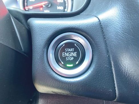 Used 2021 Chevrolet Tahoe Z71 w/ Z71 Off-Road Package AWD/4WD image 16