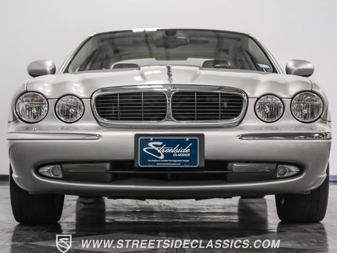 Used 2004 Jaguar XJ8 image 32