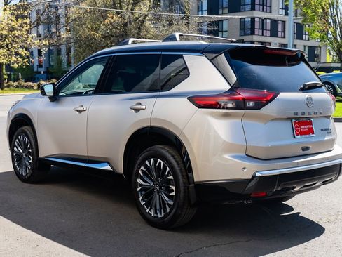 New 2026 Nissan Rogue Platinum image 4