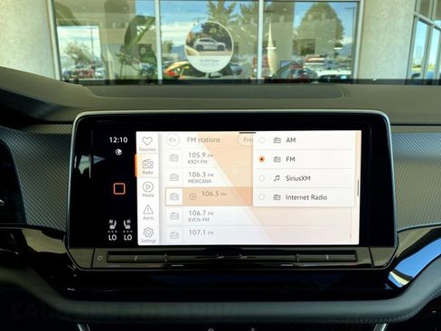 New 2026 Volkswagen Atlas Peak Edition AWD/4WD image 3