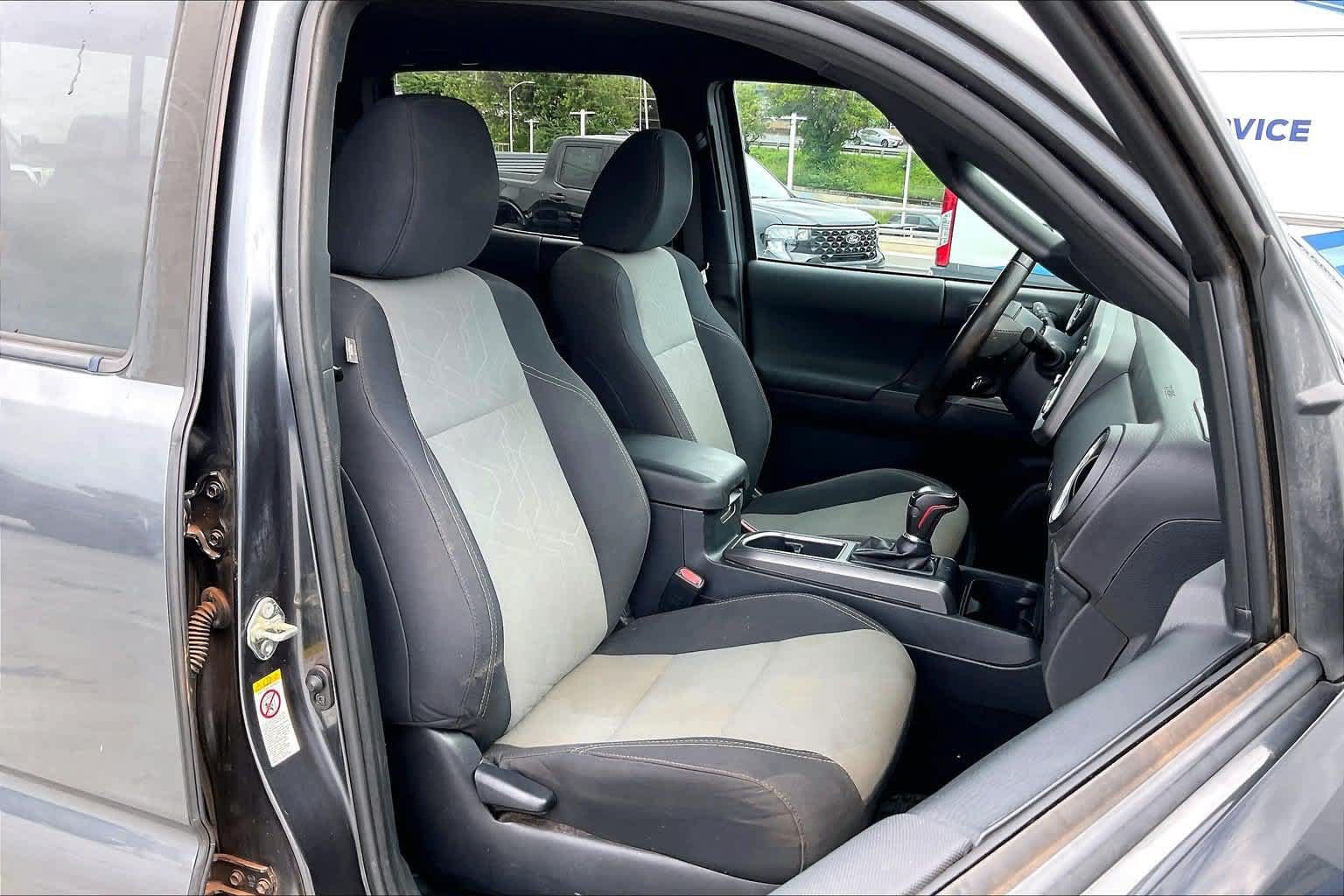 Used 2020 Toyota Tacoma TRD Off-Road w/ Technology Package RWD image 13