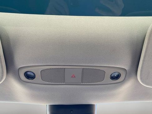 Used 2018 Tesla Model 3 Mid Range image 28