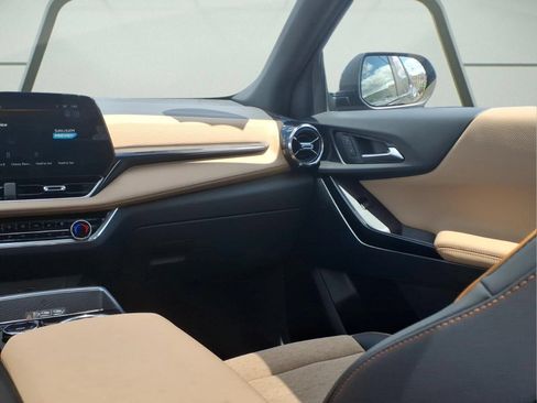 Used 2025 Chevrolet Equinox ACTIV w/ Safety and Technology Package AWD/4WD image 12