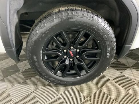 Used 2023 GMC Sierra 1500 Elevation w/ Preferred Package AWD/4WD image 12