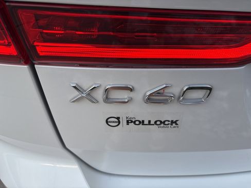 Certified 2025 Volvo XC60 B5 Plus image 8
