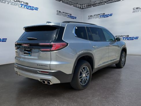 Used 2025 GMC Acadia Elevation FWD image 5