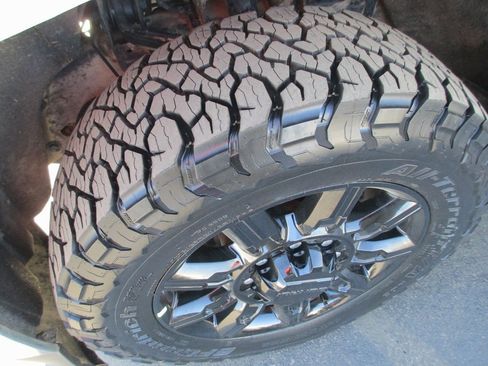 Used 2017 Chevrolet Silverado 2500 W/T image 11