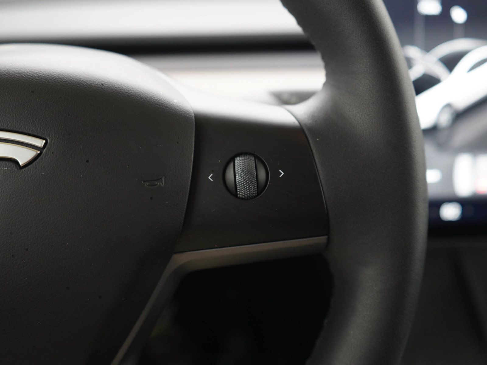 Used 2023 Tesla Model Y Long Range AWD/4WD image 27
