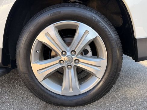 Used 2013 Toyota Highlander Limited image 5