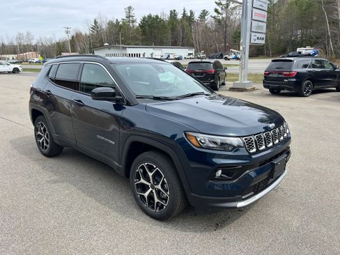 New 2026 Jeep Compass Limited AWD/4WD image 3