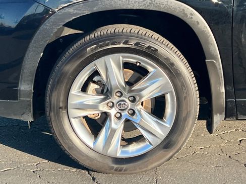 Used 2018 Toyota Highlander Limited image 27