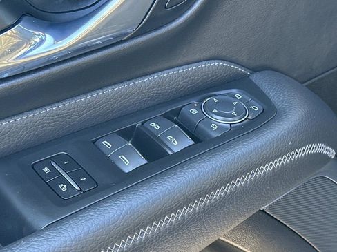 Used 2021 GMC Yukon Denali w/ Denali Ultimate Package image 23