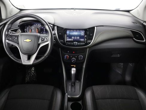Used 2019 Chevrolet Trax LT w/ LT Convenience Package FWD image 13