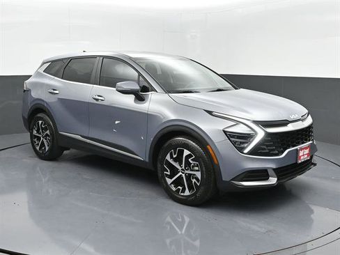 Used 2025 Kia Sportage EX image 2