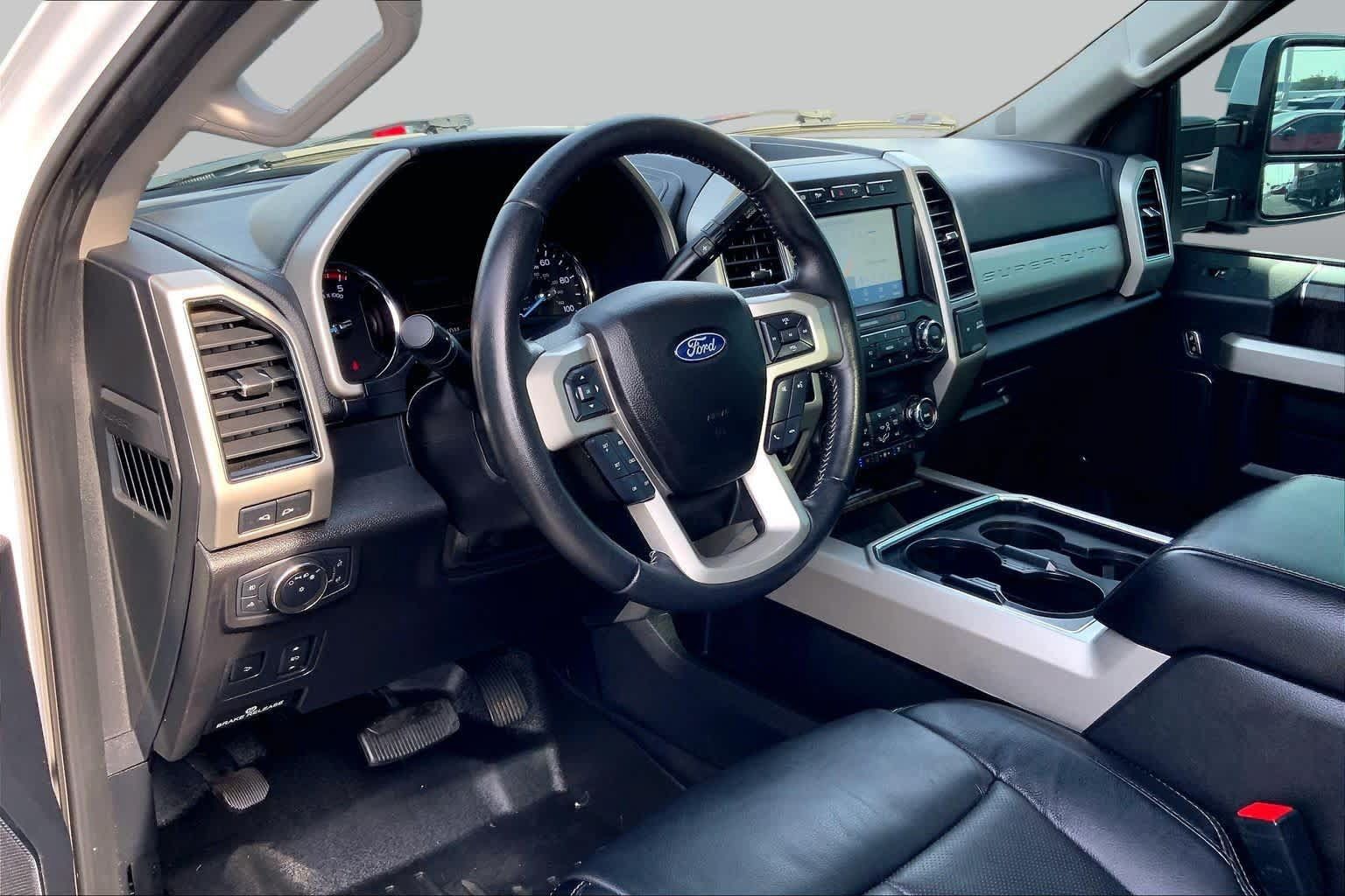 Used 2020 Ford F250 Lariat w/ Lariat Ultimate Package AWD/4WD image 16