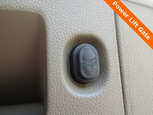 Used 2018 Chevrolet Tahoe Premier image 28